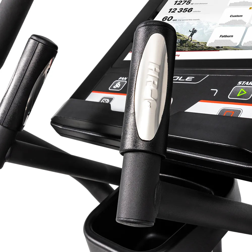 Sole Fitness Sole Fitness E95 Elliptical 2024 (Light Commercial) — detail view